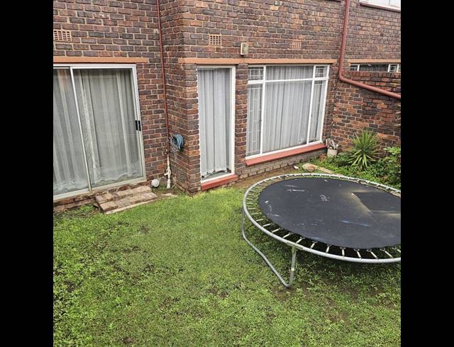 2 BEDROOM TOWNHOUSE FOR SALE IN BIRCHLEIGH